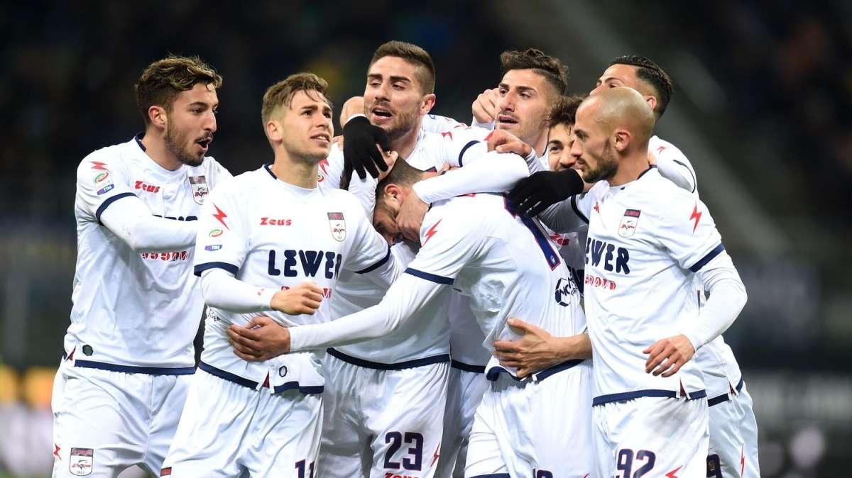 Gazzetta.it: "Verona già in vacanza, il Crotone vince e abbandona l'ultimo posto"