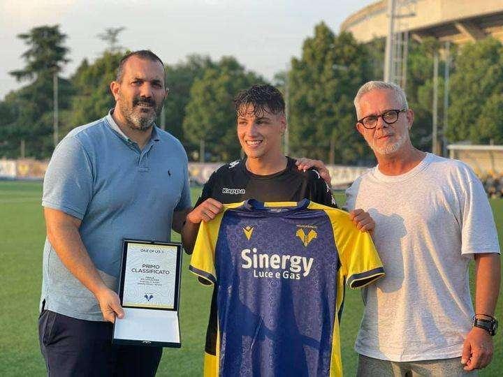 Alessandro Garilli è il vincitore del talent-game One of Us