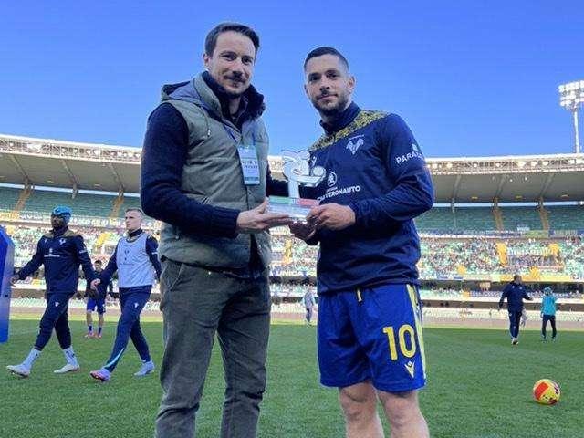 Verona-Udinese: Premio come miglior giocatore di gennaio per Caprari