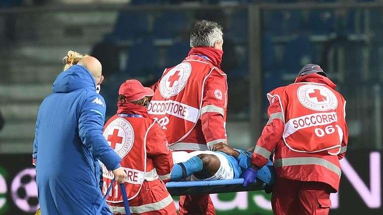 Napoli, Osimhen si accascia a terra privo di sensi