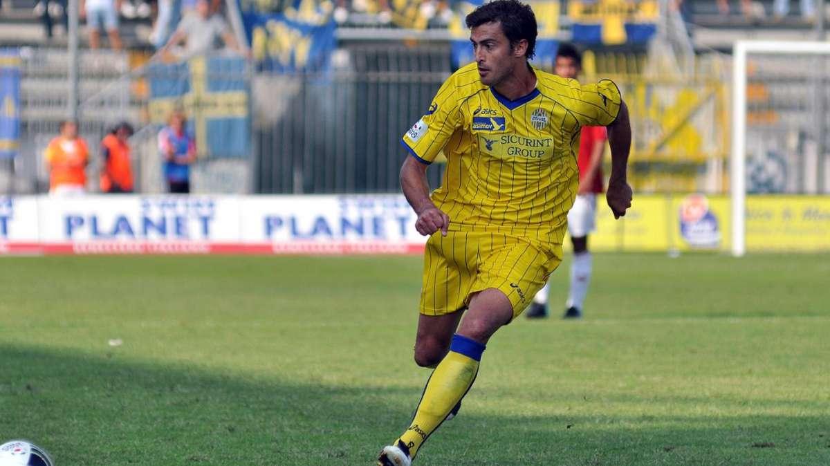 Robert Cavalheiro Anderson con la maglia dell'Hellas