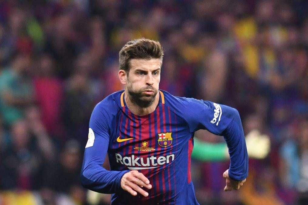 Barcellona: clamoroso addio di Piquè