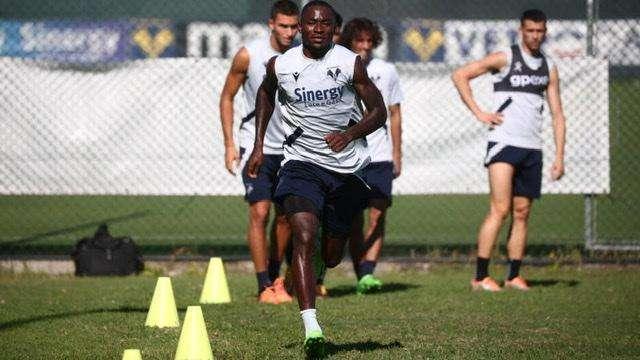 Hellas Verona: gialloblù al lavoro su possesso palla e lavoro aerobico