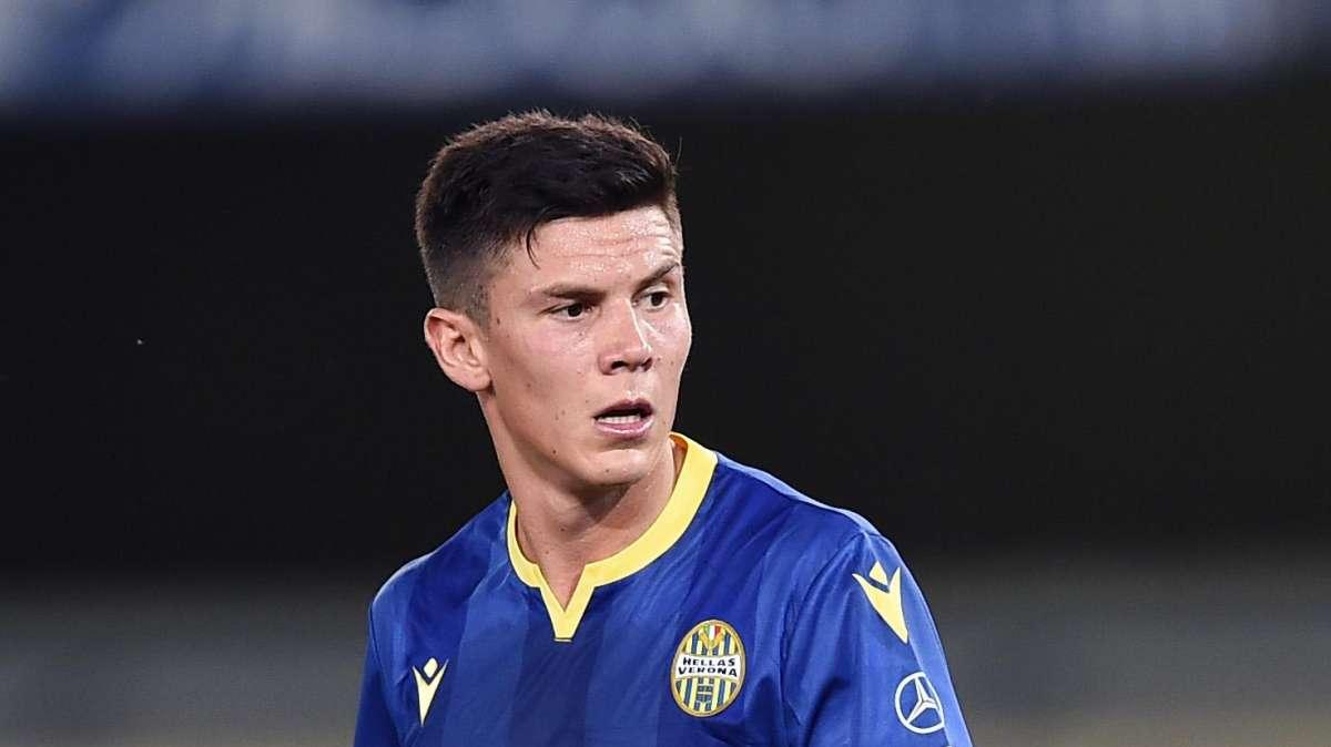 Verona in ansia per Pessina: esce in barella dopo un fallaccio di Romero