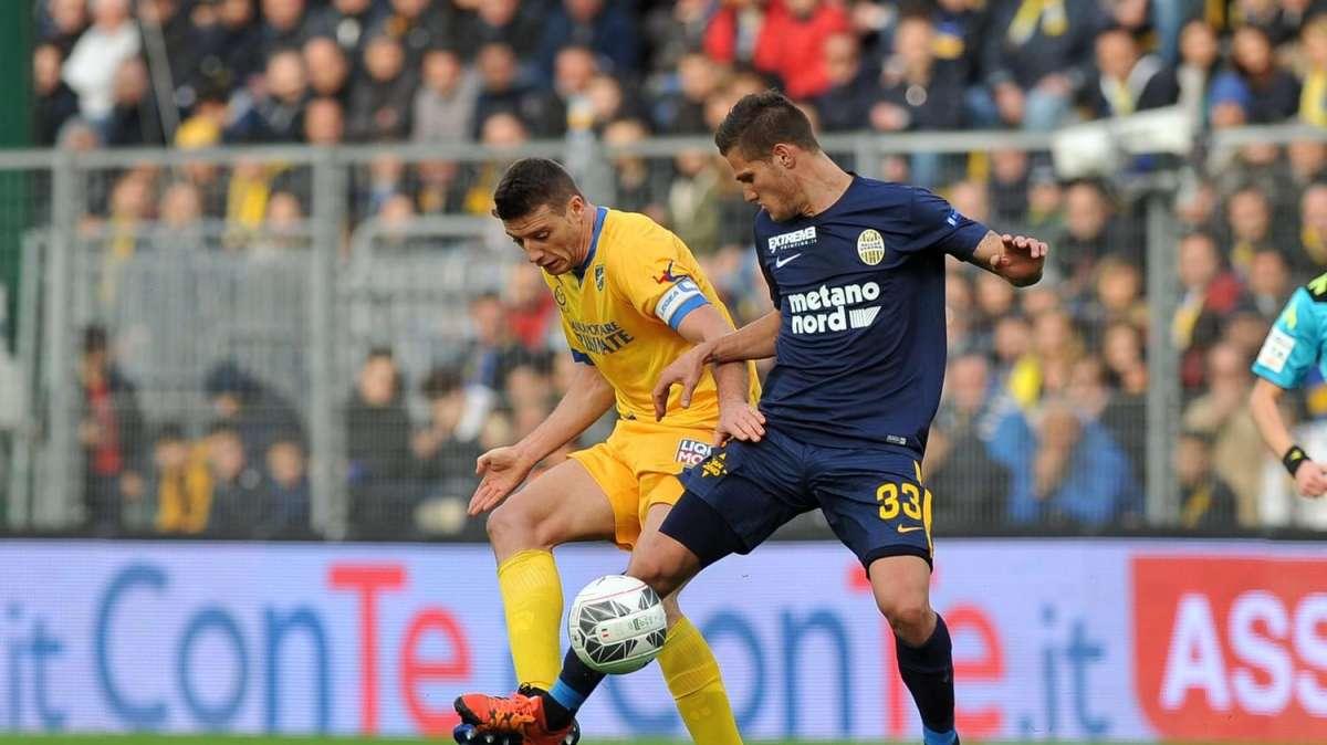 Zuculini: l'ex centrocampista gialloblù torna in Argentina, farà il team manager del Racing