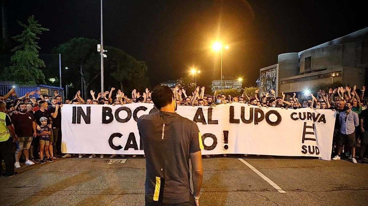 L'Arena: "Il Pazzo esce di scena da Re, osannato dal suo popolo"