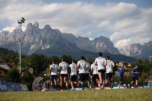 Hellas, Primiero: primo giorno di lavoro per i gialloblù