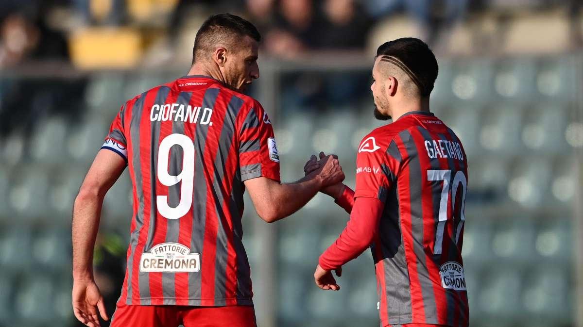 Serie A, 24a giornata: Cremonese-Roma 2-1, prima vittoria della stagione per i grigiorossi