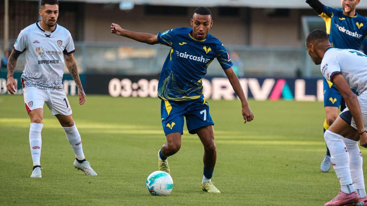 Verona Cagliari 2-2, le pagelle dei gialloblù: bene Belghali e Giovane, Fallou e Nelsson protagonisti in negativo