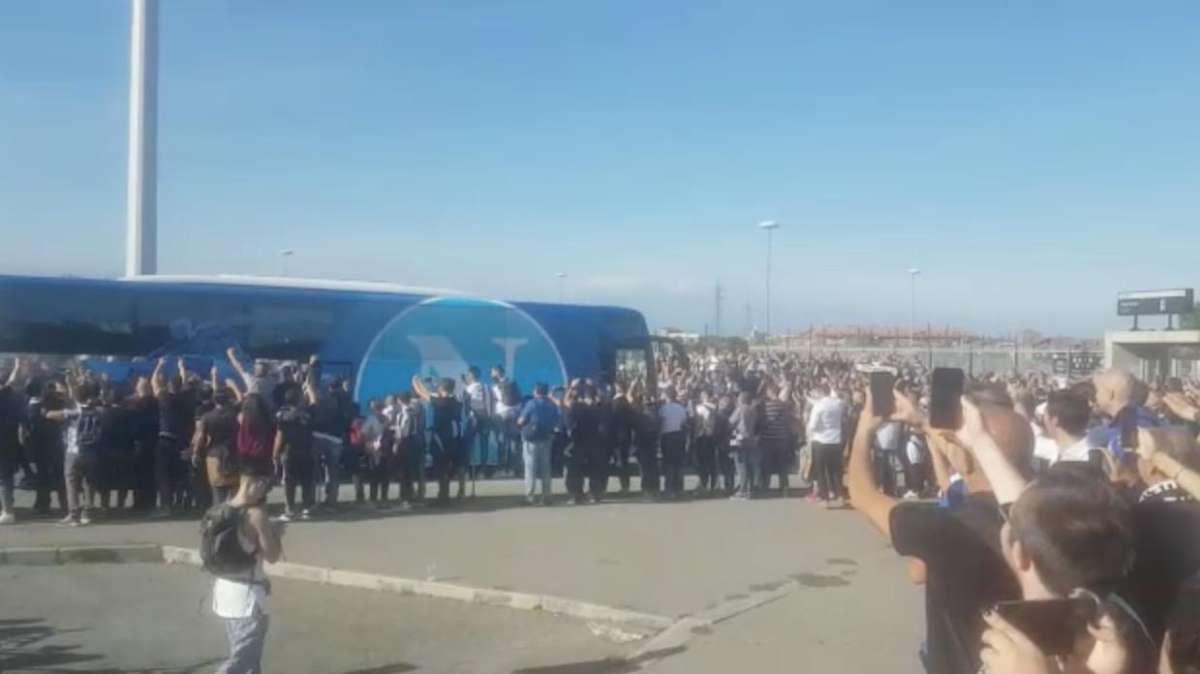 LIVE TJ - L'arrivo del Napoli all'Allianz Stadium tra i fischi dei tifosi juventini (VIDEO)