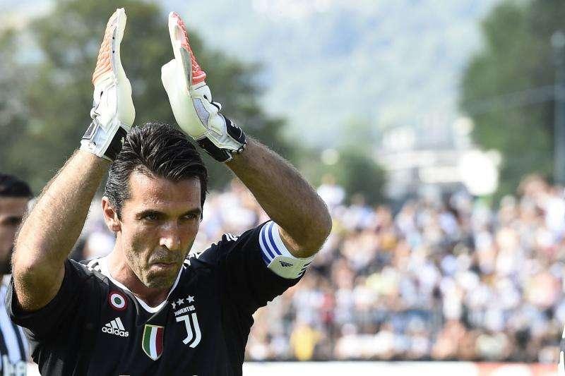 Le vignette di Manente - Esordio della Var: Gigi...