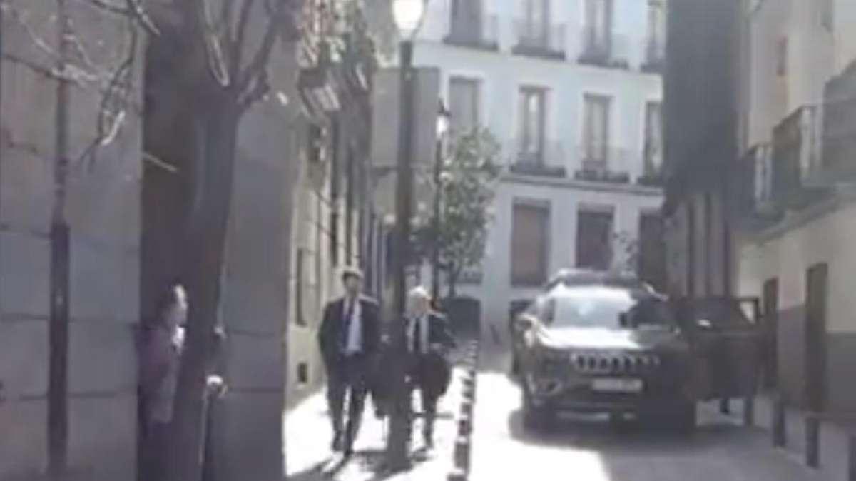 LIVE TJ - L'arrivo di Andrea Agnelli al ristorante per il tradizionale pranzo Uefa (VIDEO)