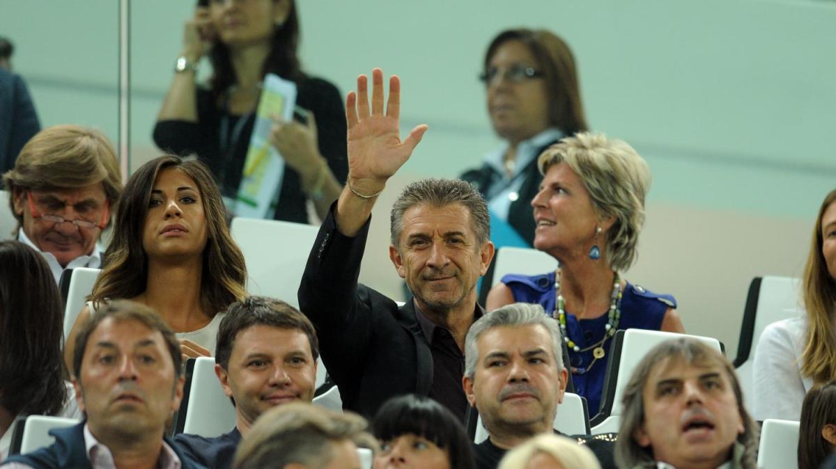 Ezio Greggio punzecchia Allegri: "Nemmeno Renzo Piano poteva progettare una diga così! Ma alla lunga dovremmo giocare a calcio..."