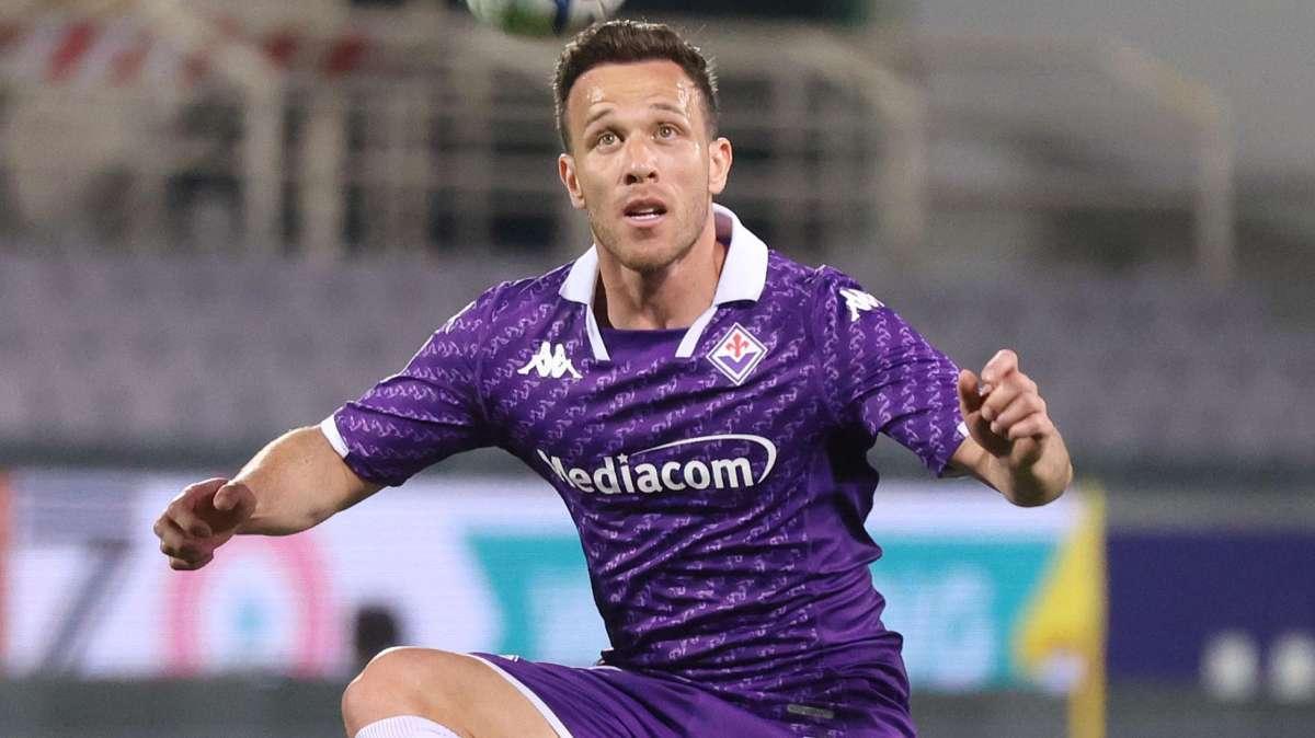 Romano: “Il Napoli ha inviato un’offerta ufficiale per Arthur, l’ingaggio sarebbe condiviso”