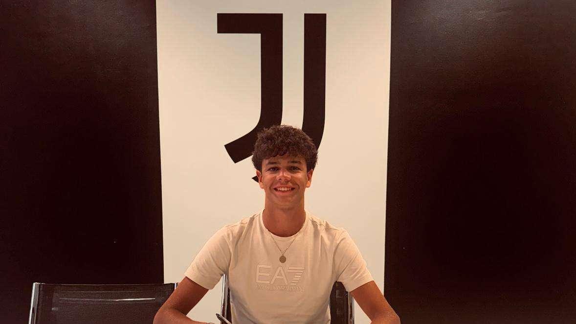 TJ - Mosca firma il primo contratto da apprendista fino al 2027