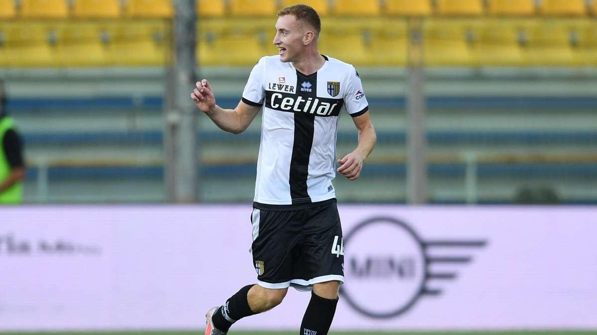 Primo scatto social con la maglia della Juventus per Kulusevski