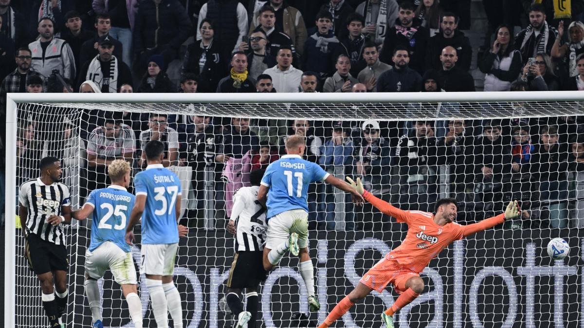 Crolli Juve, pioggia di fischi sui bianconeri a fine gara. In tanti avevano abbandonato in anticipo lo Stadium