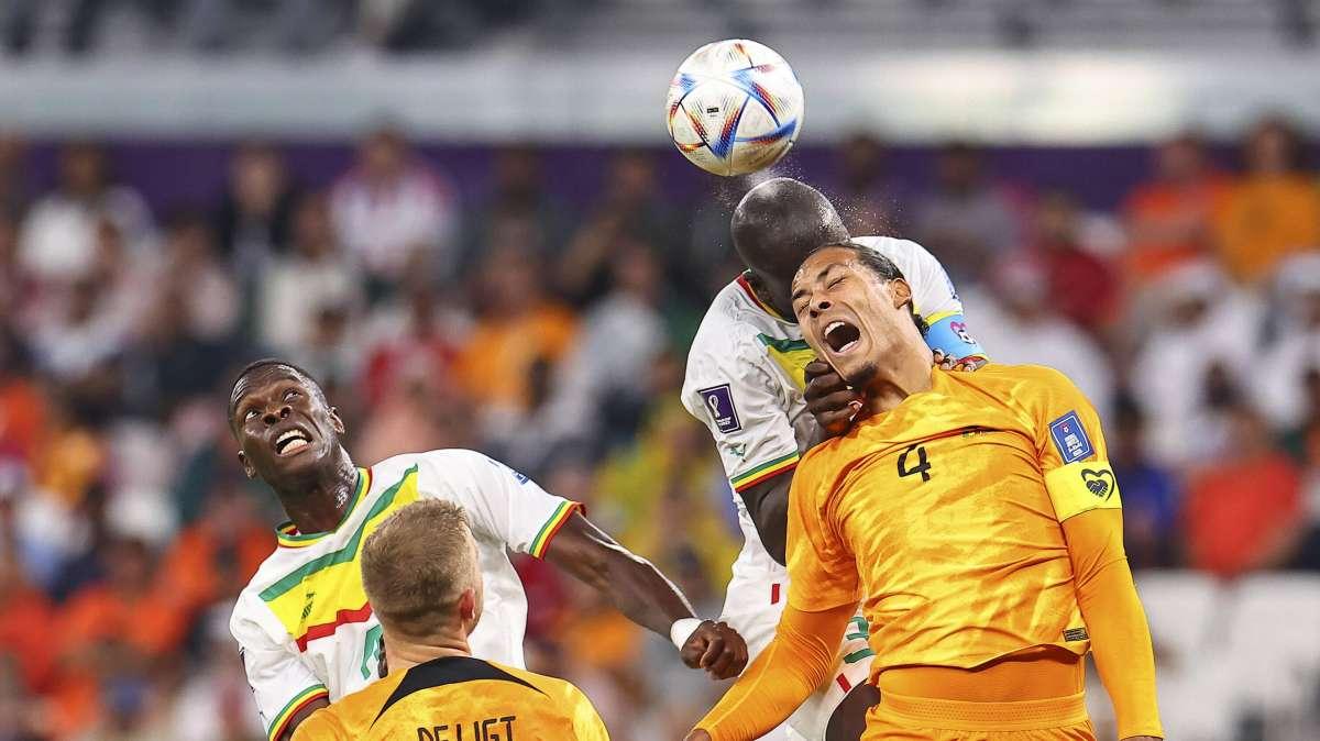 Qatar 2022, il Senegal batte l'Ecuador e vola agli ottavi. Olanda sul velluto contro i padroni di casa