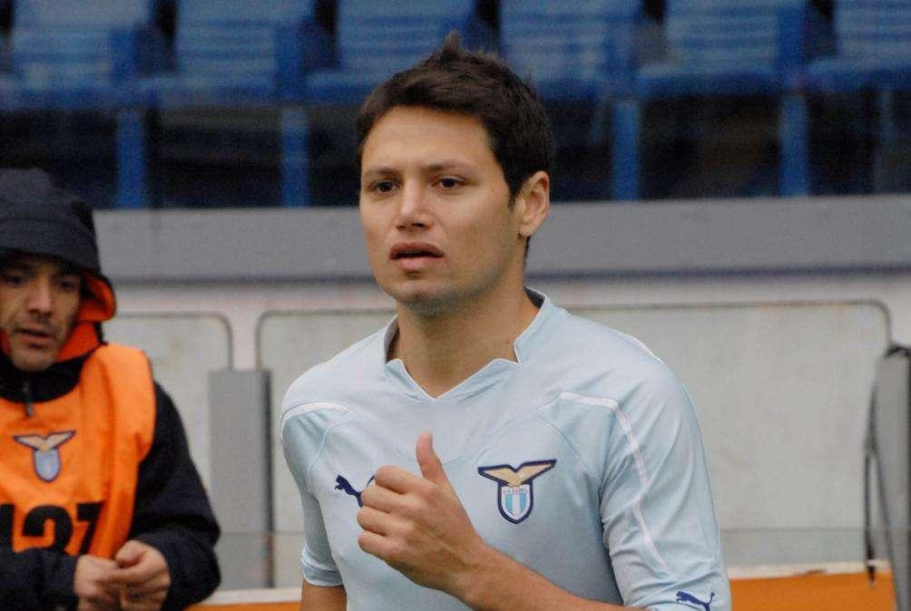 Juve, sondaggio per Zarate?