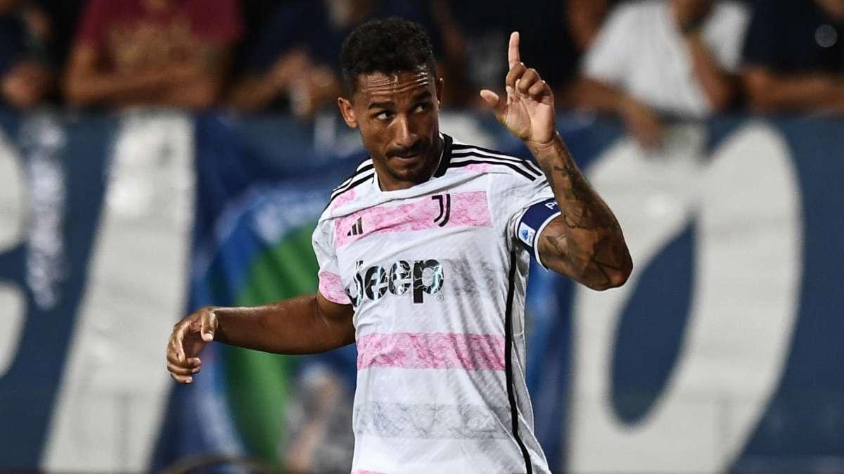 Gazzetta - Danilo torna al posto di Alex Sandro, Chiesa e Vlahovic in avanti 