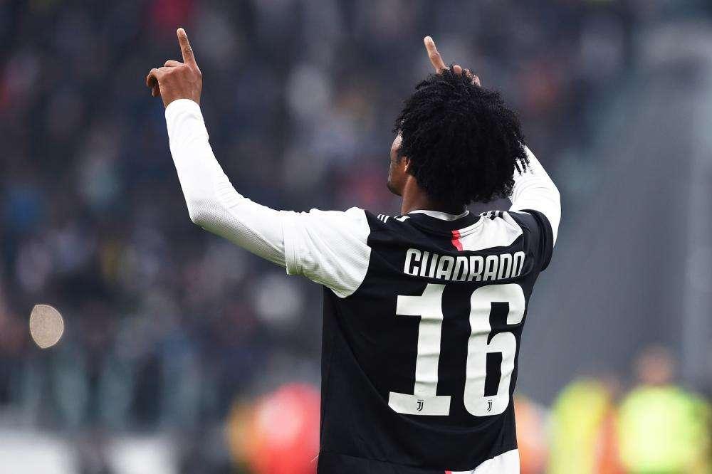 Gli auguri di Cuadrado ad Andrei Martinez
