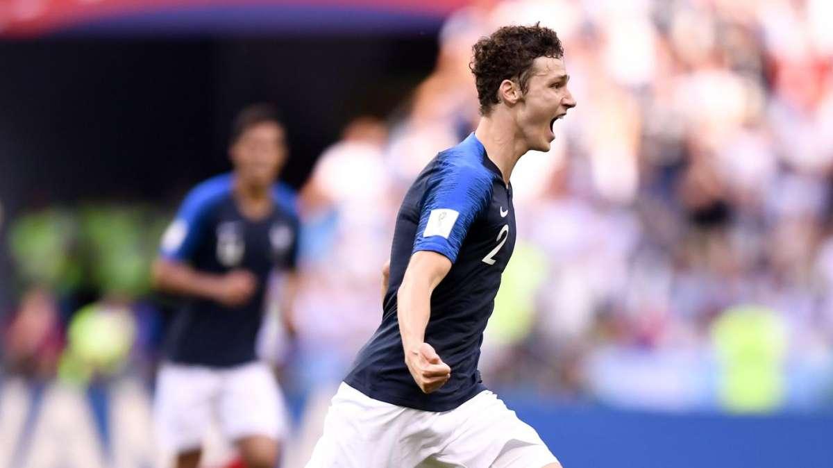 Inter, Pavard ancora non si sblocca: fissata una deadline per domani alle 15