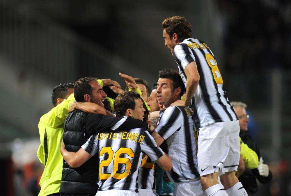 RINVIO? ERA MEGLIO IL 5 MAGGIO PERO' COSI' CONTE RICORDAVA COME SI FESTEGGIA UNO SCUDETTO