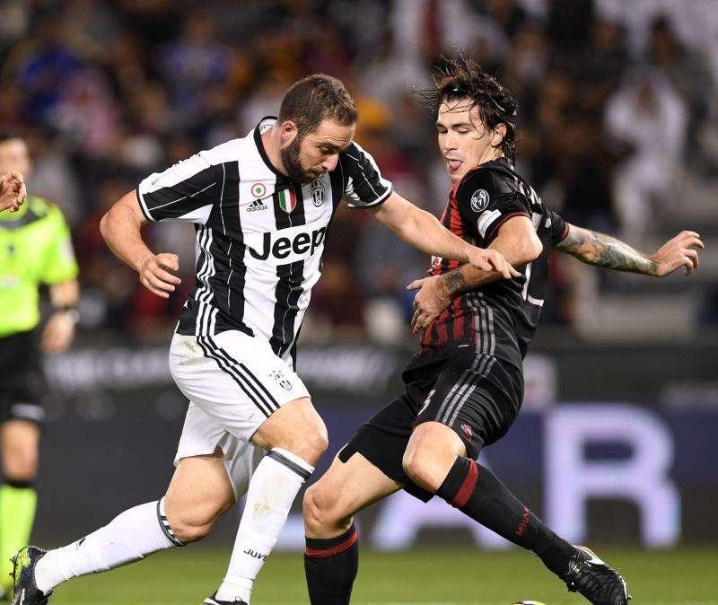 La Stampa - Si rivedono Higuain e Dybala 