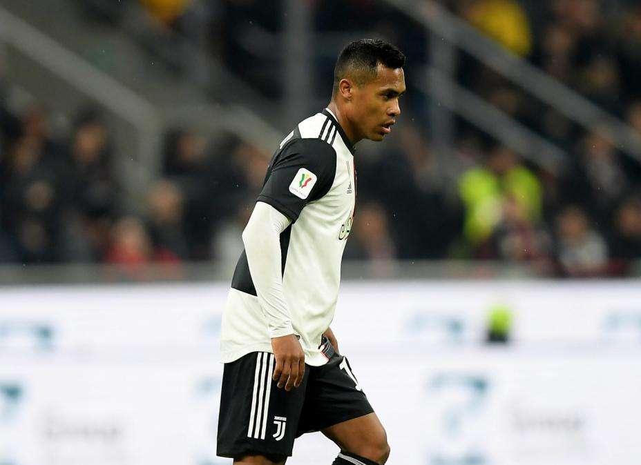 Juve, Alex Sandro dovrebbe restare: Emerson Palmieri o Pellegrini si giocano il posto da "riserva"