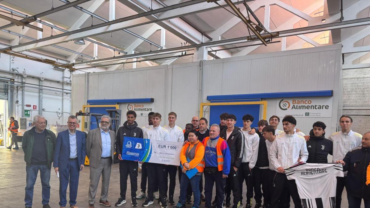 La Juventus Under 20 al Banco Alimentare di Moncalieri: una giornata di volontariato fuori dal campo