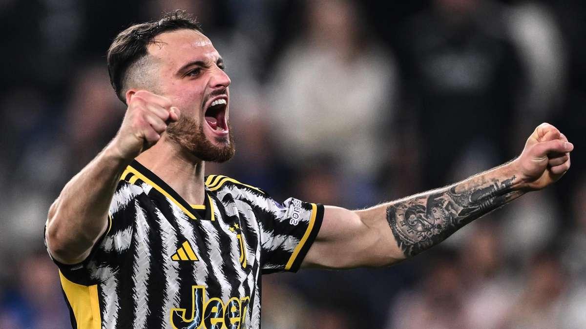 Maglia Juventus Home 2024/25, arrivano nuove proiezioni: le immagini