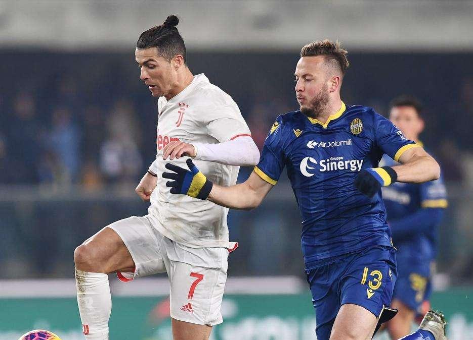 Hellas Verona-Juventus 2-1, le pagelle. Ronaldo si inventa il gol, buio Pjanic