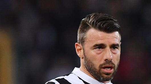Barzagli a La Stampa: "Ho sofferto molto, poi da centrale è andata meglio. Noi non potremo mai giocare come il Napoli, conta l'almanacco" 