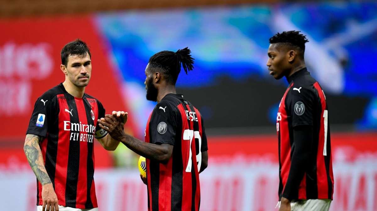 Corsera - Il Milan da oggi dovrà guardarsi alle spalle