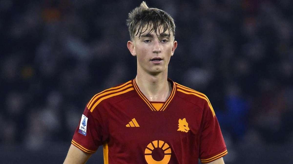 La Roma pronta a riscattare Huijsen, dalla cessione di Llorente i soldi da girare alla Juve
