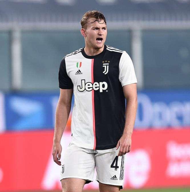 LIVE TJ - 22 convocati. Sarri punterà sul 4-3-3. In difesa chance per Alex Sandro. Nessun cambio a centrocampo. In attacco spazio a Bernardeschi,  Dybala e CR7