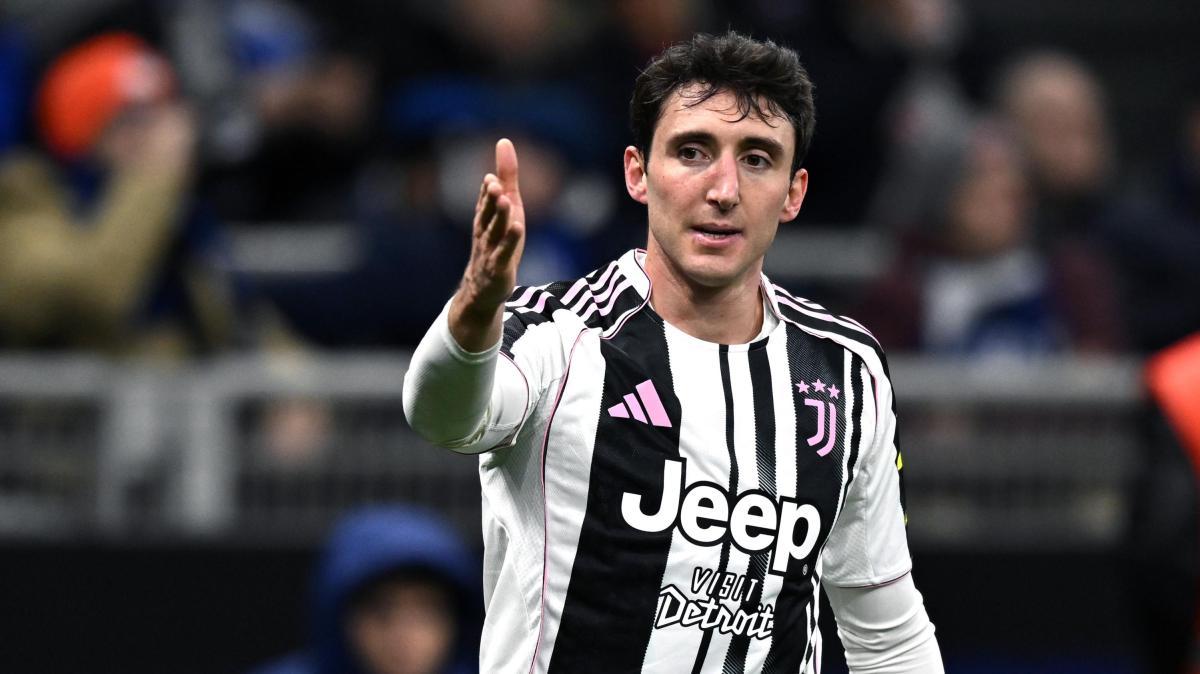 Juve, 2 big inglesi su Cambiaso: il terzino non è tra i cedibili 