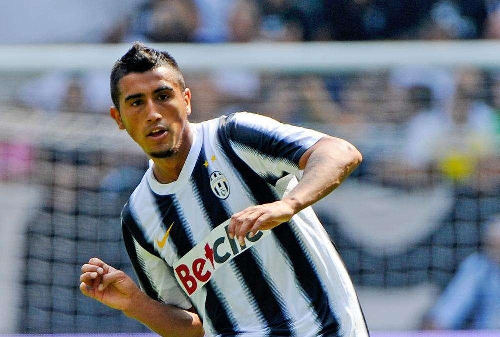 Juve, Vidal chiude la sua pagina facebook: tropppi insulti nelle discussioni