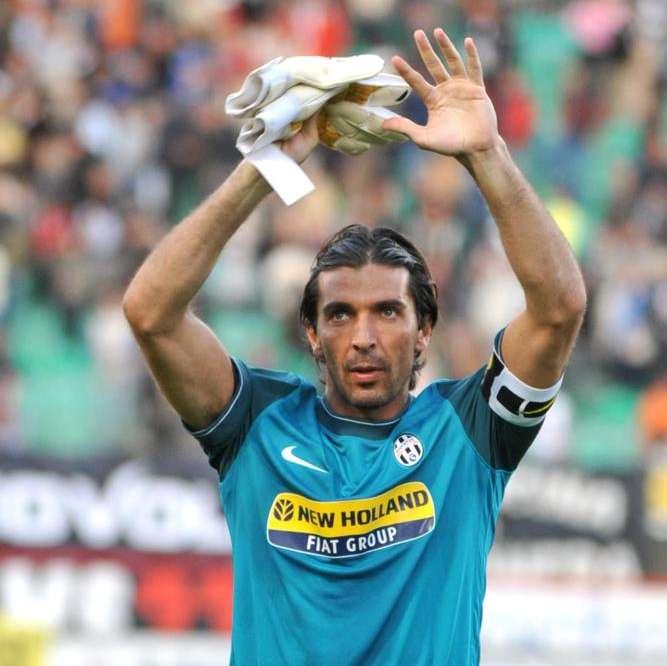 SKY - "Martina ha annunciato ufficialmente a Marotta che Buffon vuole lasciare la Juve"