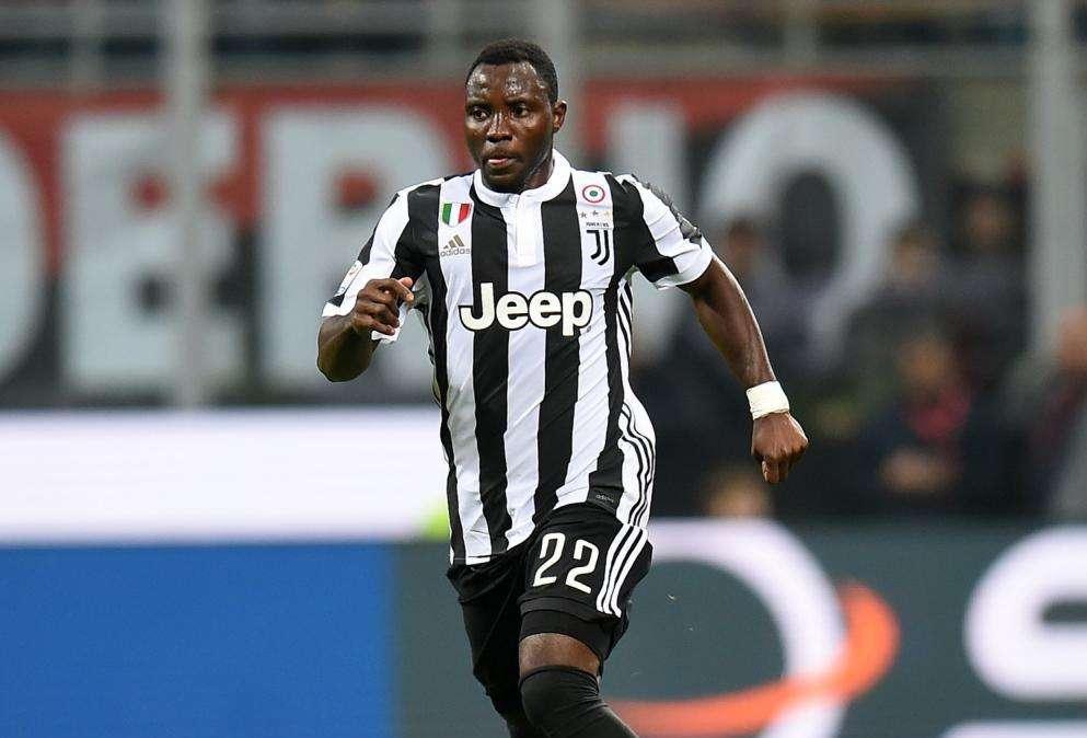 Rinnovo in fase di stallo per Asamoah, l'agente lo offre a Inter e Milan