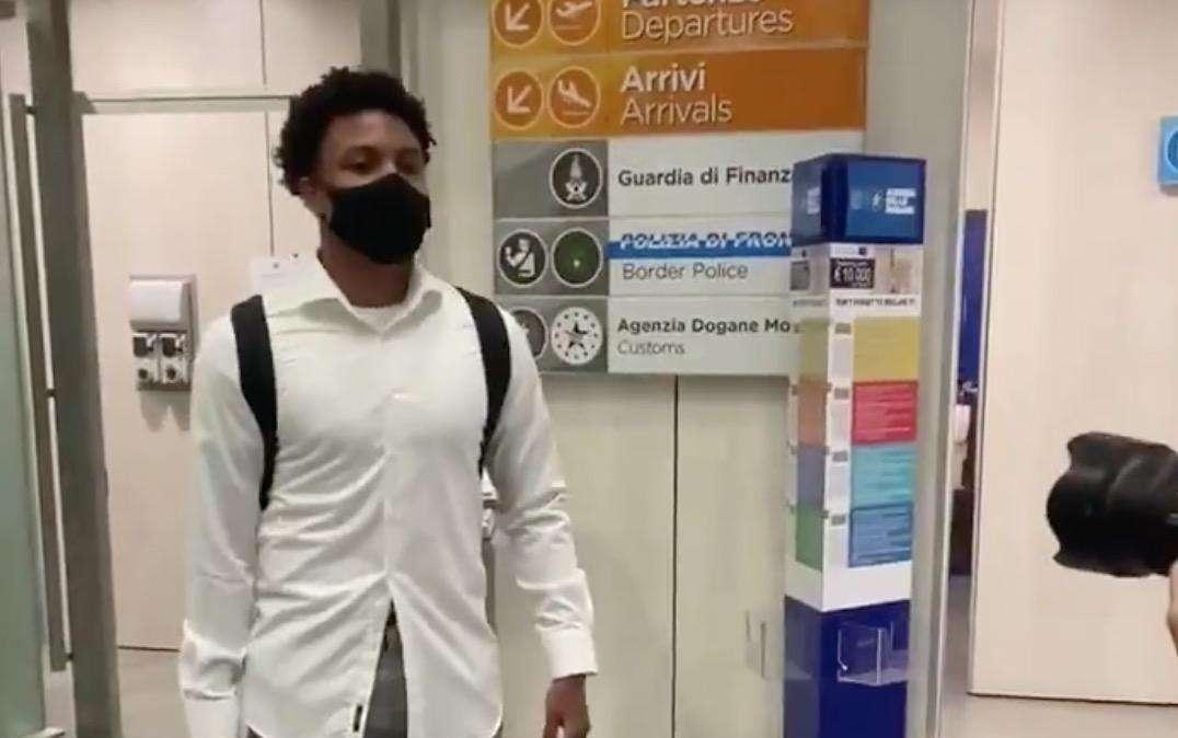 LIVE TJ - McKennie è arrivato a Torino (FOTO-VIDEO)