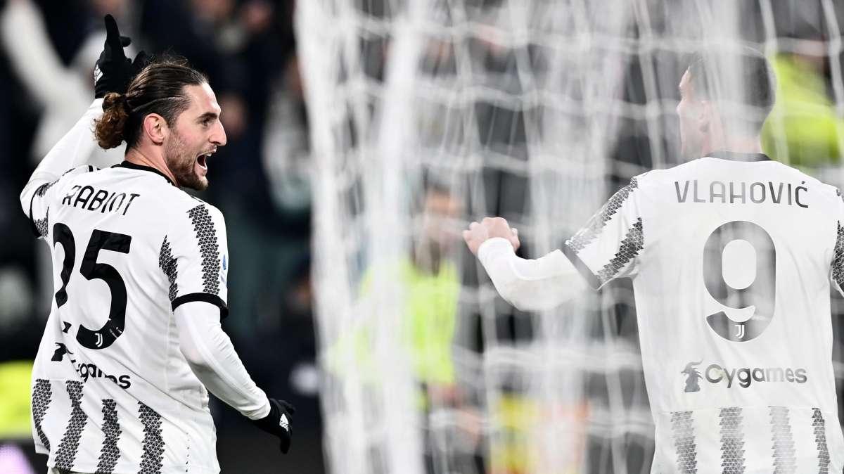 LOCATELLI SU Instagram posta Torino in bianco e nero