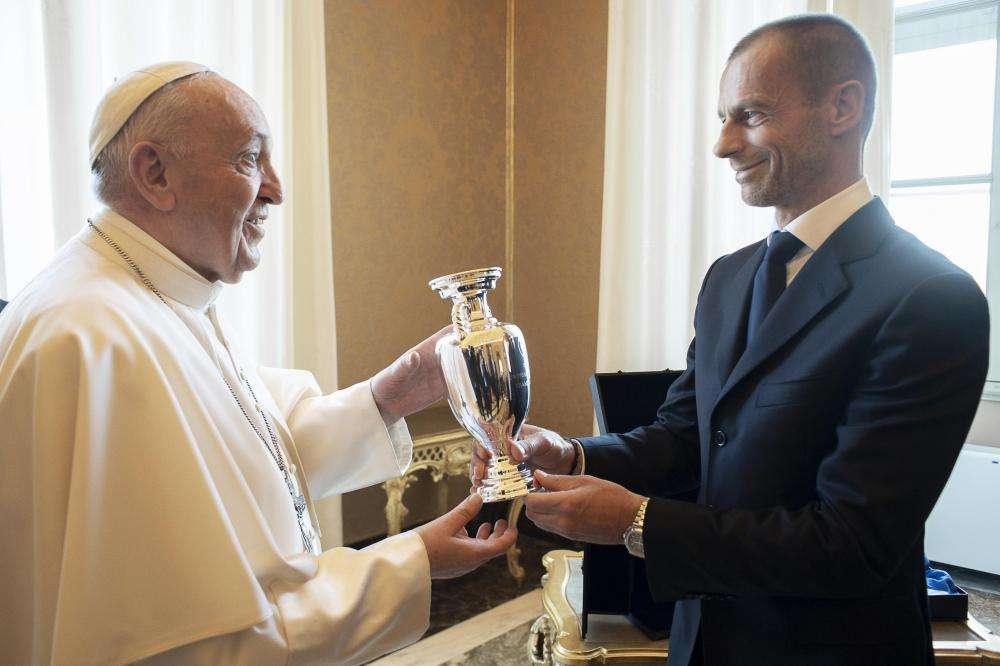 Papa, il cordoglio dell'UEFA. Ceferin: "Era un faro di speranza"