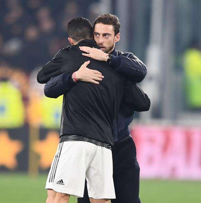 L'emozionante serata di Marchisio, dalla standing ovation dello Stadium all'abbraccio con Ronaldo