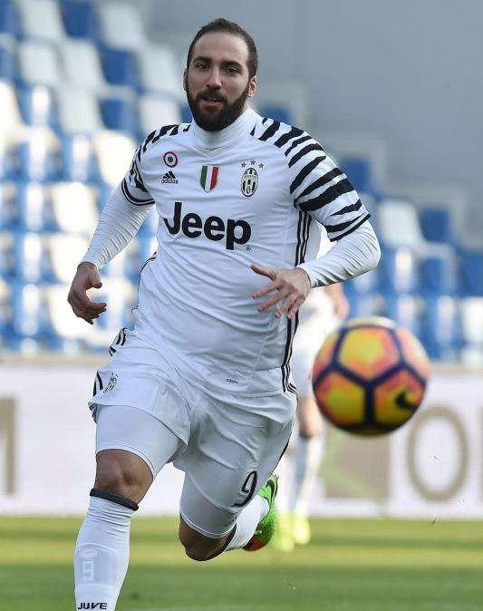 LIVE TJ - CROTONE-JUVENTUS 0-2, Mandzukic-Higuain e i bianconeri volano a + 7 sulla Roma