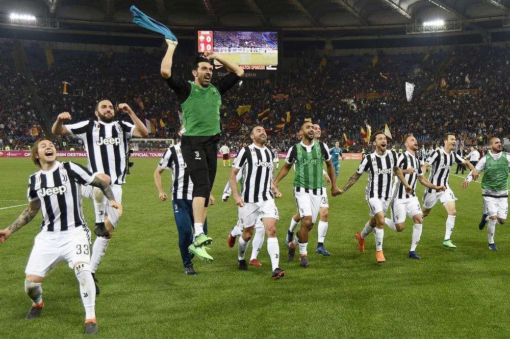 Carotenuto (Repubblica): "Sette scudetti di fila sono leggendari. Inopportuno che Pecoraro dichiari il tifo per il Napoli dopo aver processato Agnelli"