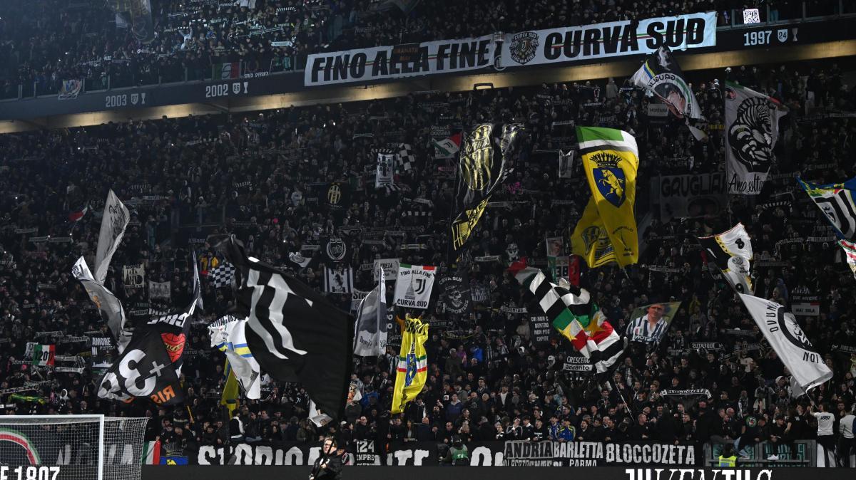 Minuto di silenzio per Mazzola, la curva Juve canta per Scirea, Fortunato e Giovanni Agnelli