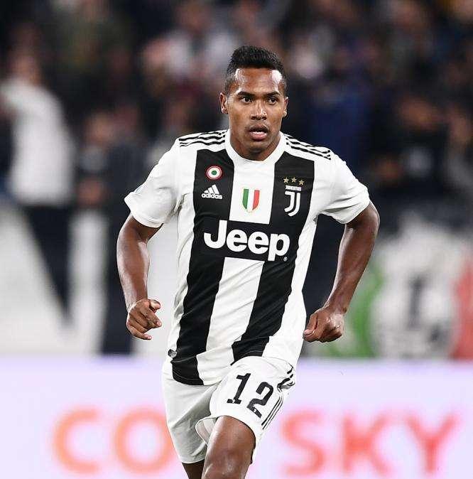 ALEX SANDRO APRE UN DILEMMA