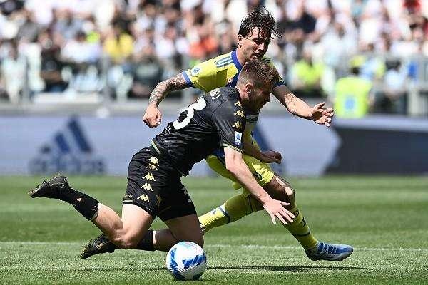 Pellegrini, non solo estero: c'è la pista Roma per il bianconero