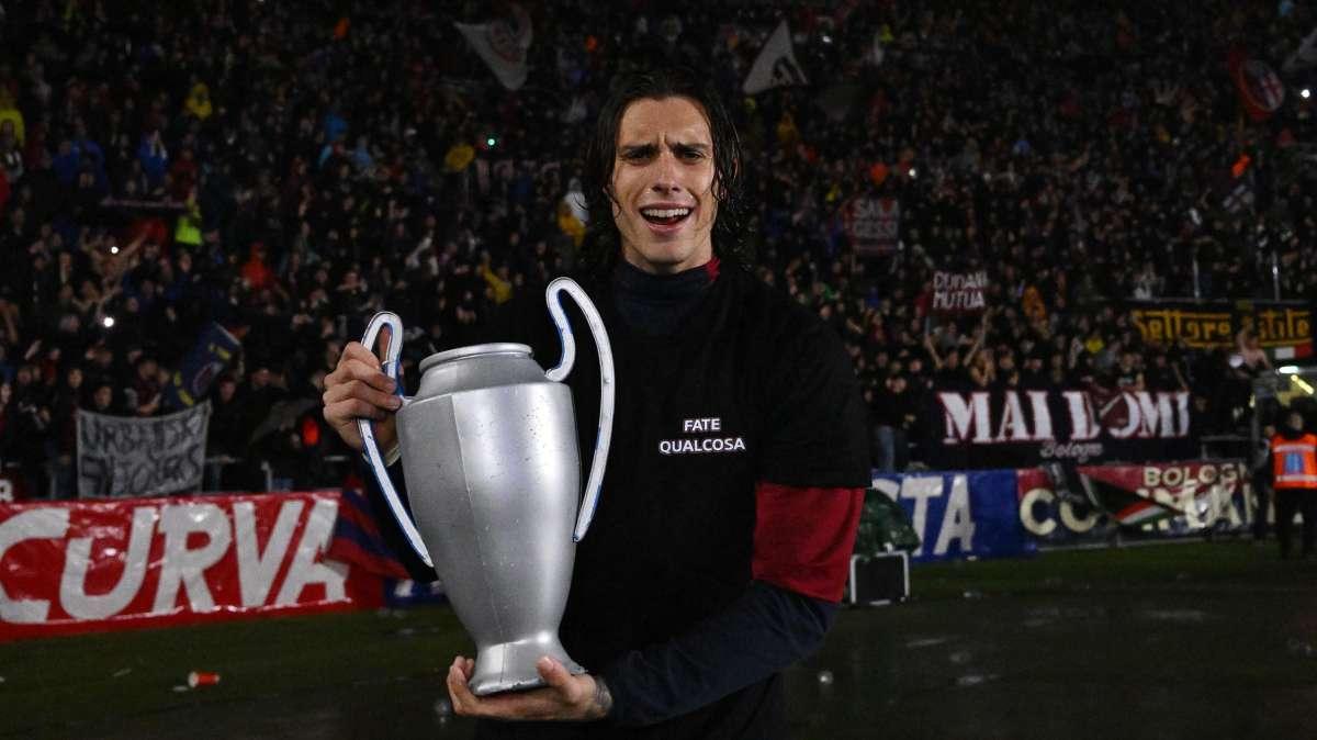 Corsera - Juve sempre su Calafiori, ma il Bologna non vuole cederlo